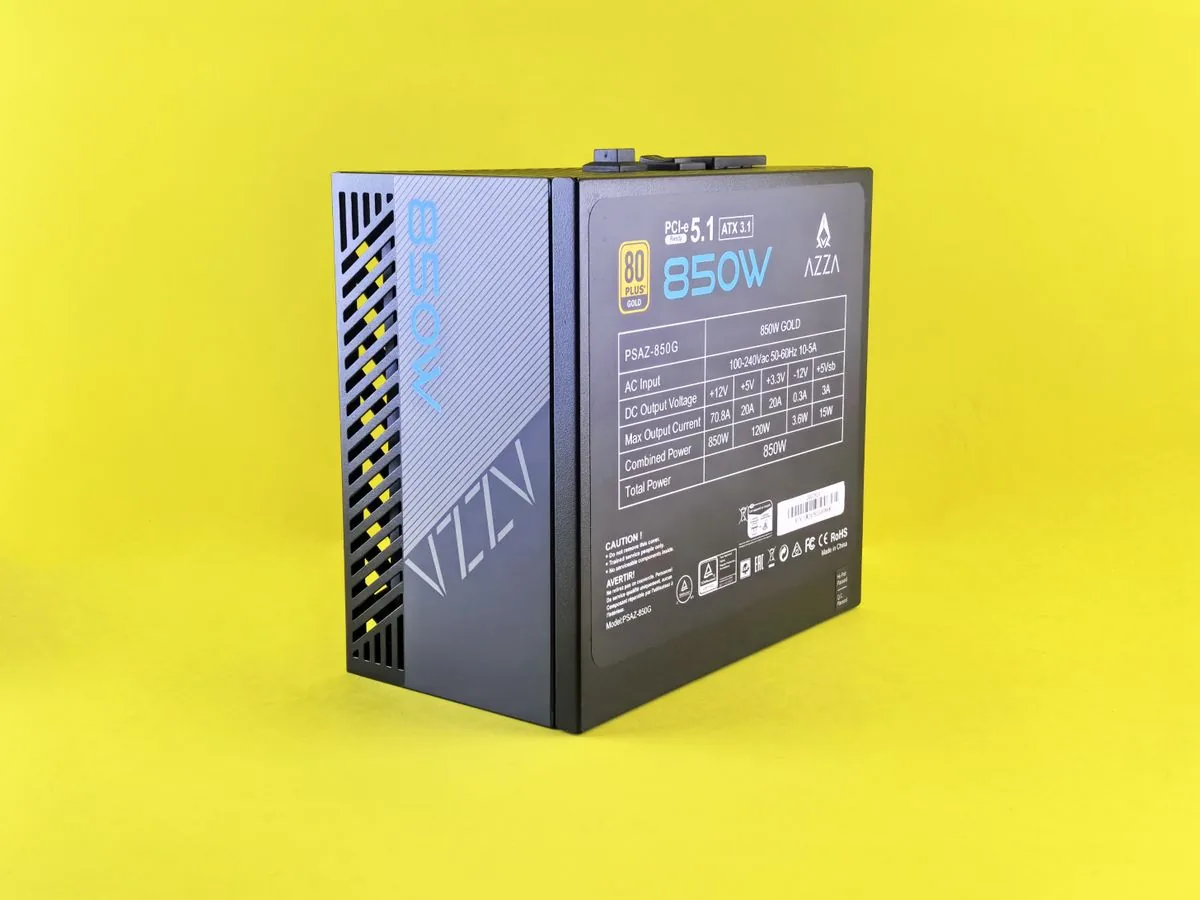 Zasilacz komputerowy ATX 850W na jaskrawożółtym tle — Klawiatura spill-resistant w ThinkPad — realny zakres ochrony przed zalaniem